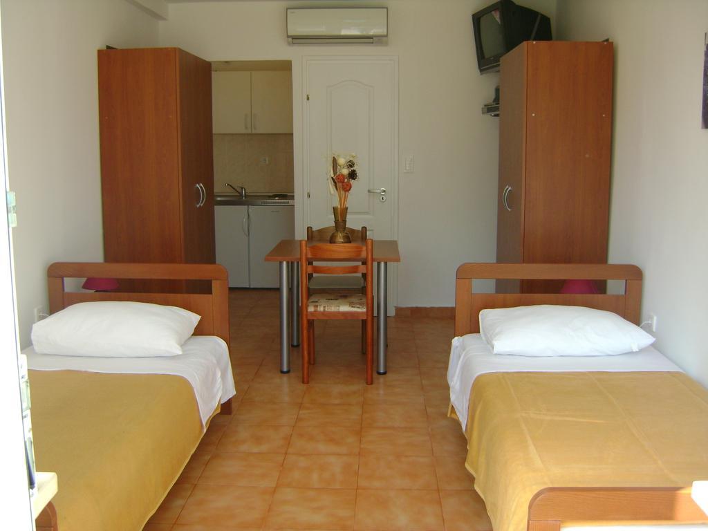 Apartment For Holidays In Pula Bilik gambar