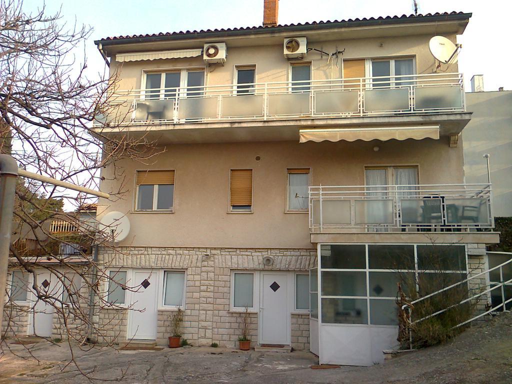 Apartment For Holidays In Pula Bilik gambar