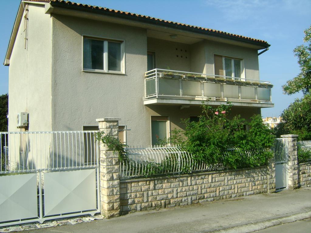 Apartment For Holidays In Pula Luaran gambar