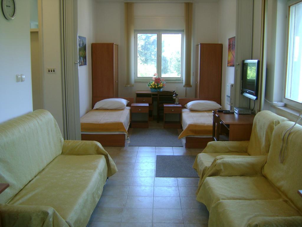 Apartment For Holidays In Pula Bilik gambar
