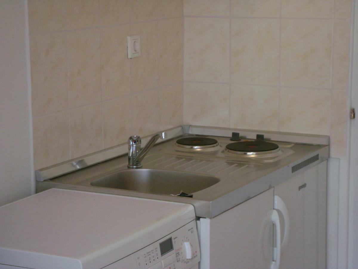 Apartment For Holidays In Pula Bilik gambar